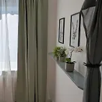 100 Qm Raumwunder Inmitten Der Altstadt Апартаменты *